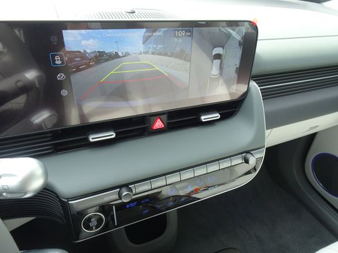 New 2026 Hyundai Ioniq 5 Limited image 16