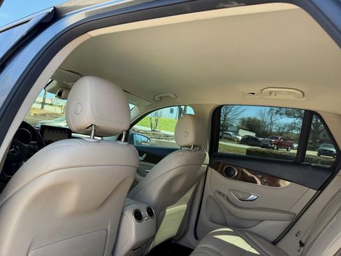 Used 2018 Mercedes-Benz GLC 300 4MATIC image 20