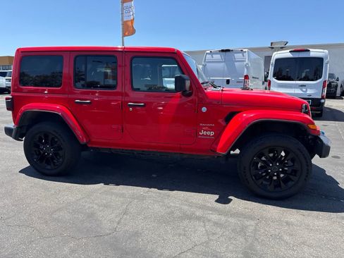 Used 2024 Jeep Wrangler Unlimited Sahara AWD/4WD image 12