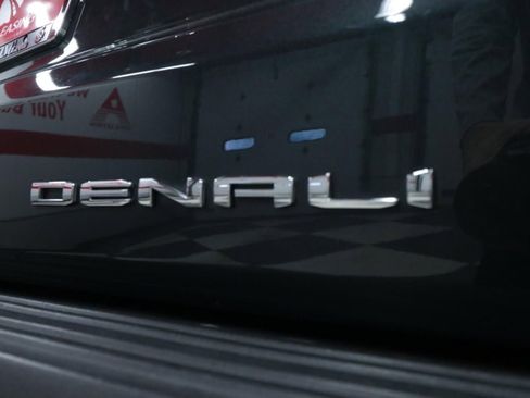 Used 2022 GMC Yukon Denali w/ Denali Premium Package image 29