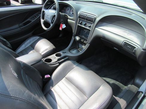 Used 2001 Ford Mustang GT RWD image 31