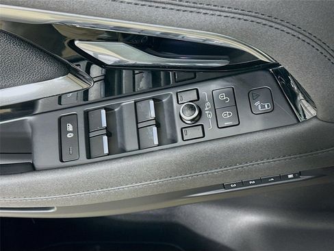 Used 2020 Land Rover Range Rover Evoque SE image 23