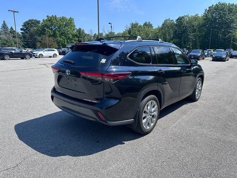 Used 2023 Toyota Highlander Limited AWD/4WD image 3