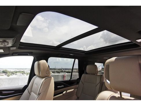 Certified 2023 Cadillac Escalade Premium Luxury w/ Performance Package AWD/4WD image 32