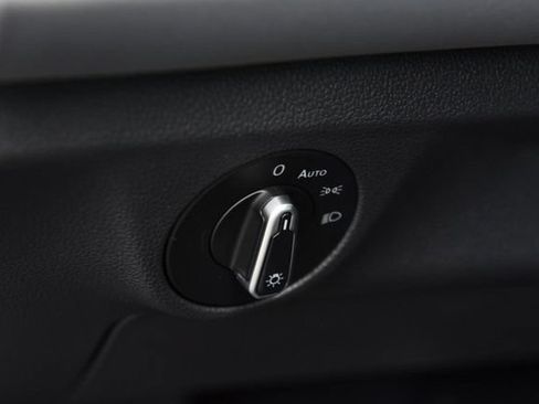 New 2026 Volkswagen Jetta SE FWD image 11