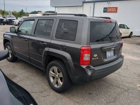 Used 2016 Jeep Patriot Latitude AWD/4WD image 2