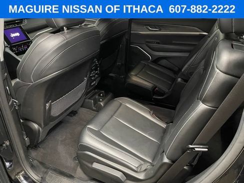 Used 2021 Jeep Grand Cherokee L Limited AWD/4WD image 17