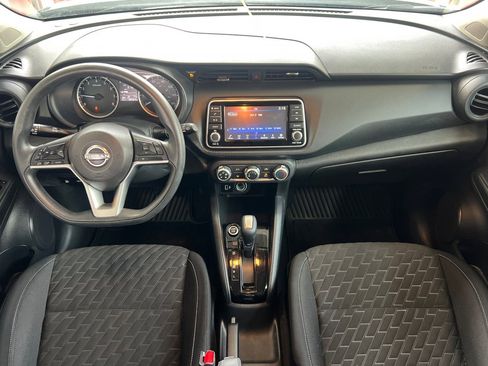 Used 2022 Nissan Kicks S image 10