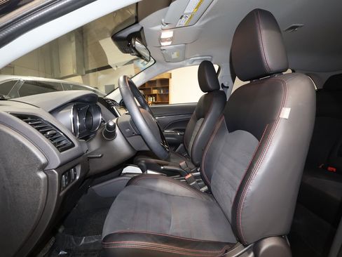 Used 2025 Mitsubishi Outlander Sport ES image 22