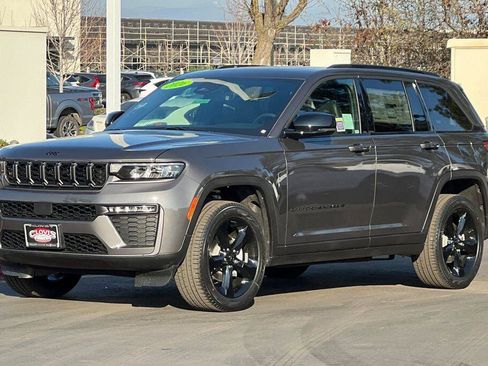 New 2026 Jeep Grand Cherokee Limited w/ Limited Altitude Package RWD image 8