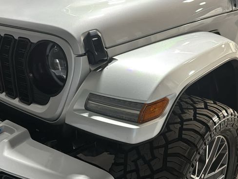 Used 2024 Jeep Wrangler High Altitude AWD/4WD image 7