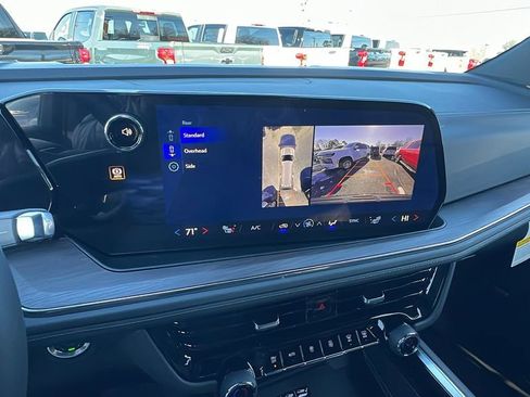 New 2026 Chevrolet Suburban Z71 w/ Comfort Package image 25