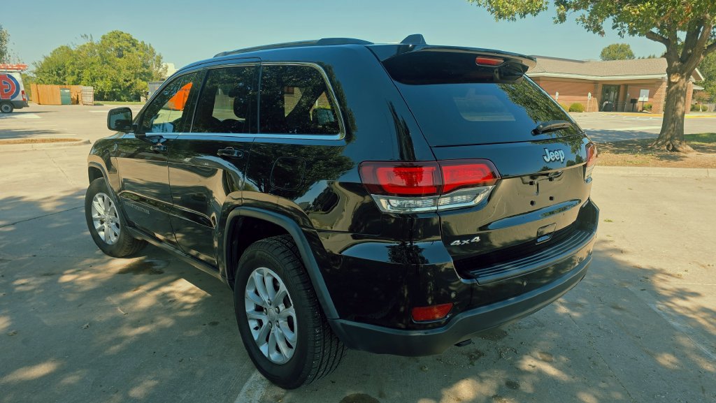 Used 2021 Jeep Grand Cherokee Laredo AWD/4WD image 14