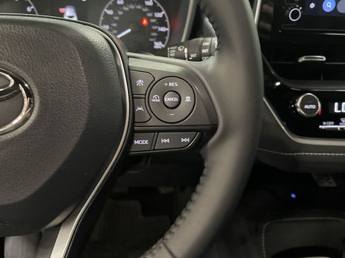 Used 2024 Toyota Corolla SE w/ SE Package FWD image 21