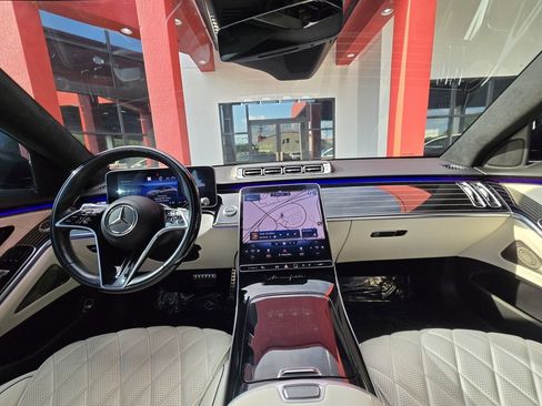 Used 2022 Mercedes-Benz S 580 S 580 w/ AMG Line Package image 18