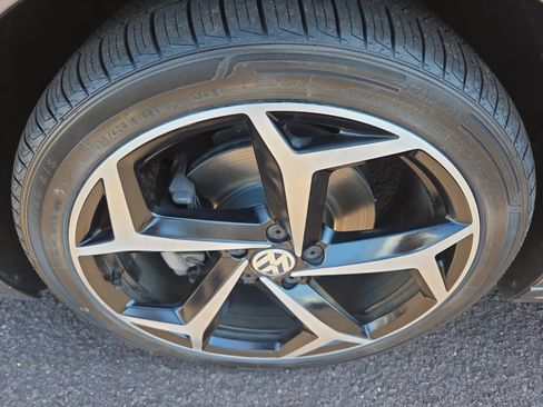 Used 2020 Volkswagen Passat 2.0T R-Line image 12