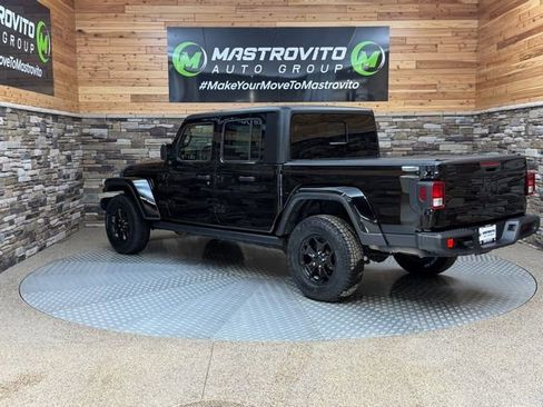 Used 2022 Jeep Gladiator Sport AWD/4WD image 7