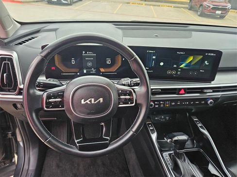 Used 2024 Kia Sorento S image 17