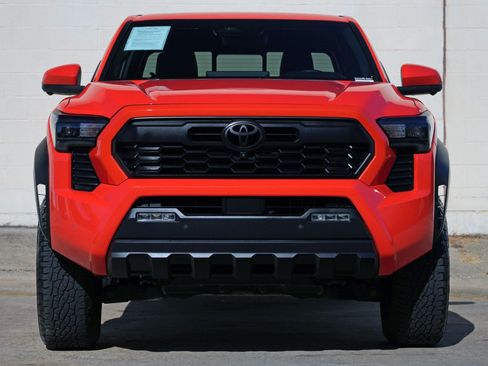 Used 2024 Toyota Tacoma TRD Off-Road w/ TRD Off Road Premium Package AWD/4WD image 7