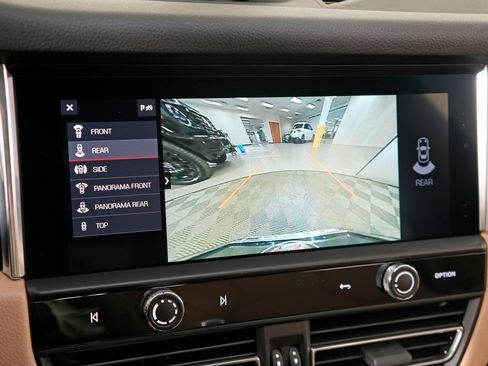 New 2026 Porsche Macan image 25