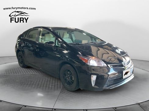 Used 2015 Toyota Prius Two FWD image 1