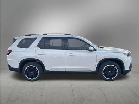 New 2026 Honda Pilot Touring image 6