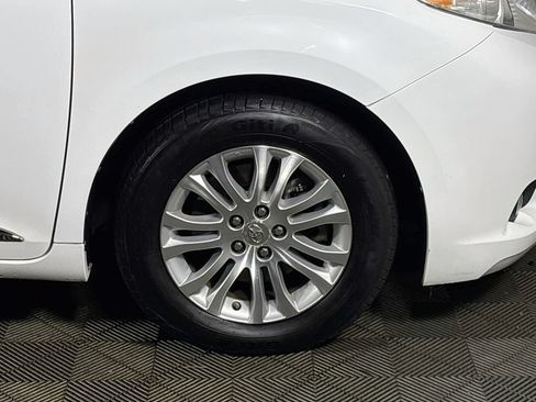 Used 2011 Toyota Sienna XLE w/ Premium Pkg FWD image 23