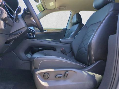 Used 2025 Volkswagen Atlas SE AWD/4WD image 15