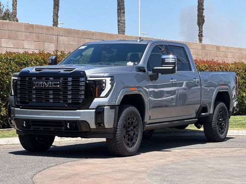 New 2026 GMC Sierra 3500 Denali Ultimate w/ LPO, Black Badging Package AWD/4WD image 8