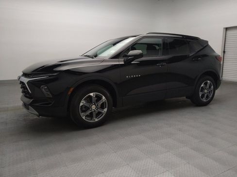 Used 2024 Chevrolet Blazer LT w/ Convenience Package FWD image 2