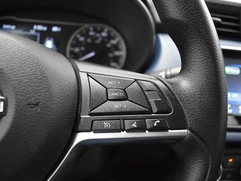 Used 2025 Nissan Versa SV FWD image 21