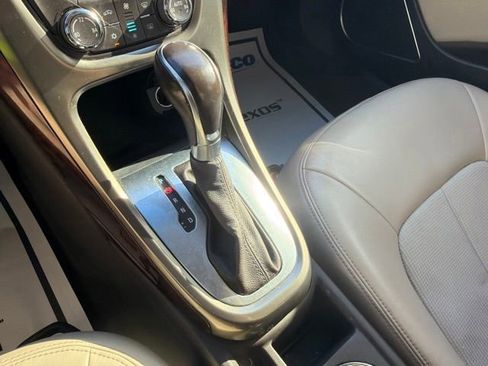 Used 2013 Buick Verano FWD image 25
