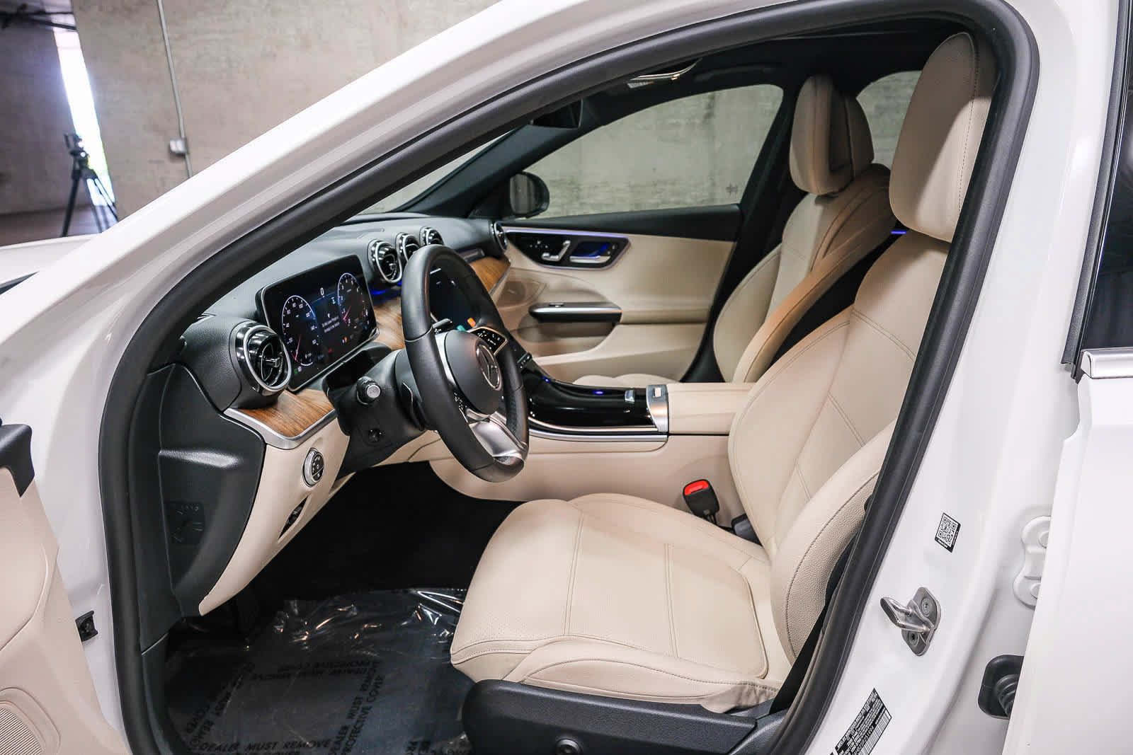 Used 2025 Mercedes-Benz C 300 4MATIC Sedan image 22