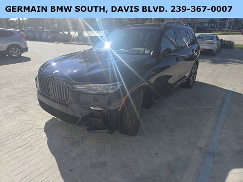 Certified 2022 BMW X7 M50i w/ Executive Package image 1