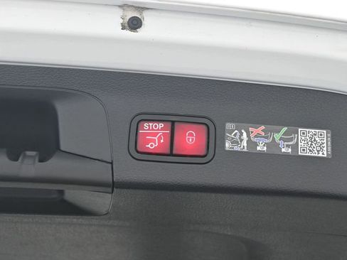 Used 2025 Mercedes-Benz GLS 450 4MATIC image 37