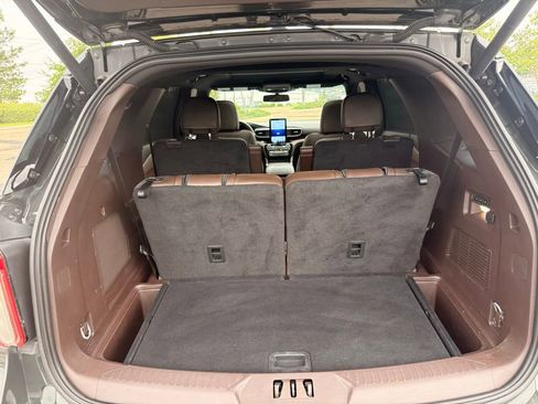 Used 2023 Ford Explorer King Ranch w/ Technology Package RWD image 6