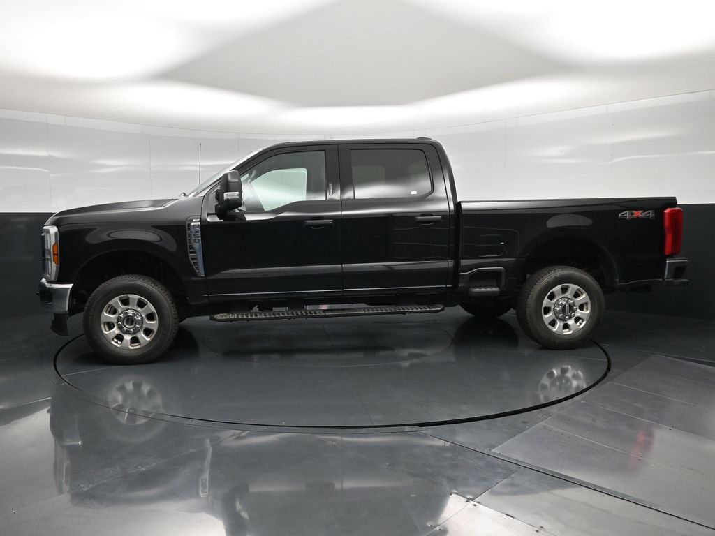 Used 2024 Ford F350 XLT AWD/4WD image 6
