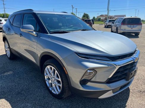 Used 2024 Chevrolet Blazer LT w/ Convenience Package FWD image 9
