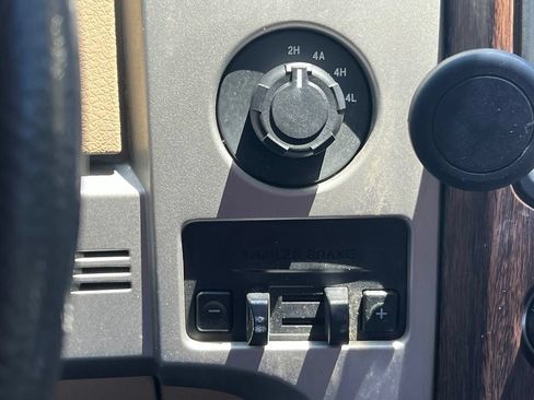 Used 2013 Ford F150 Lariat w/ Lariat Chrome Pkg AWD/4WD image 29