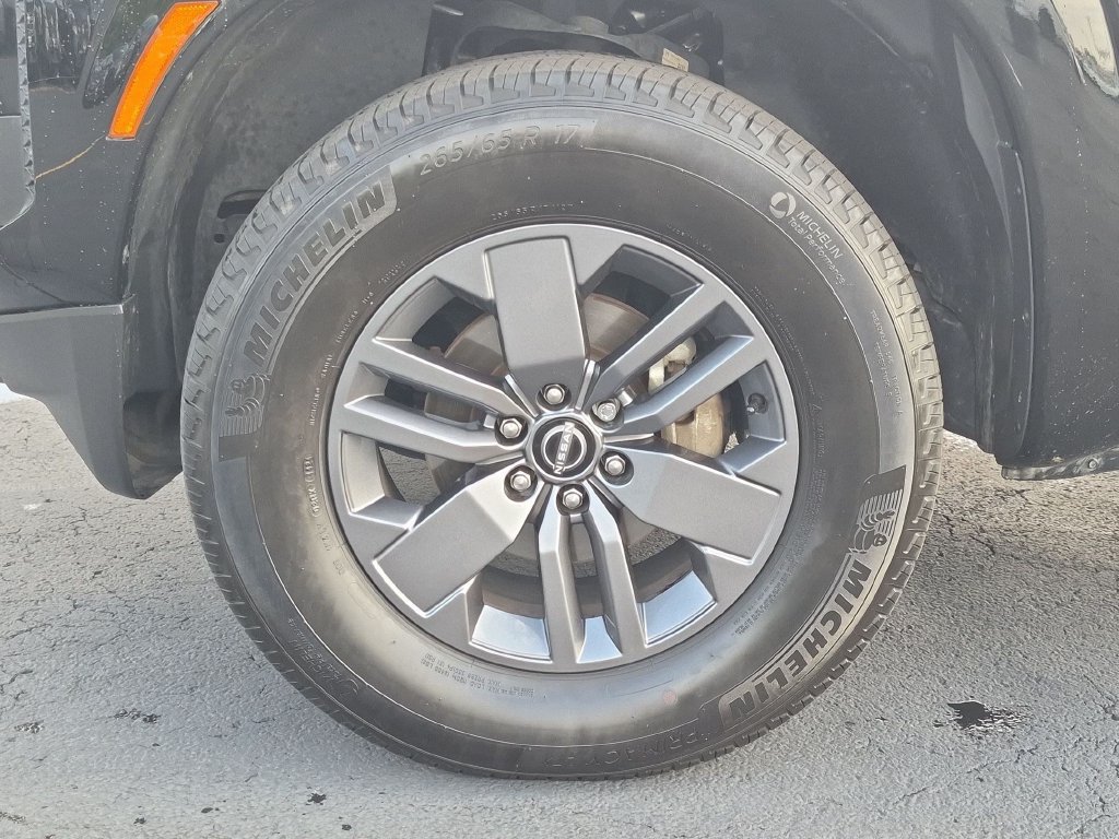 Used 2025 Nissan Frontier SV RWD image 9