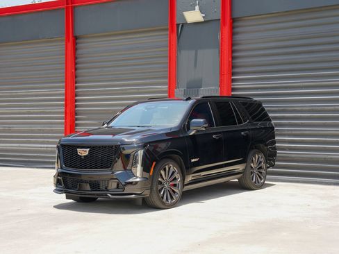 Used 2025 Cadillac Escalade V AWD/4WD image 1