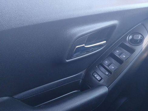 Used 2017 Chevrolet Trax LS image 21
