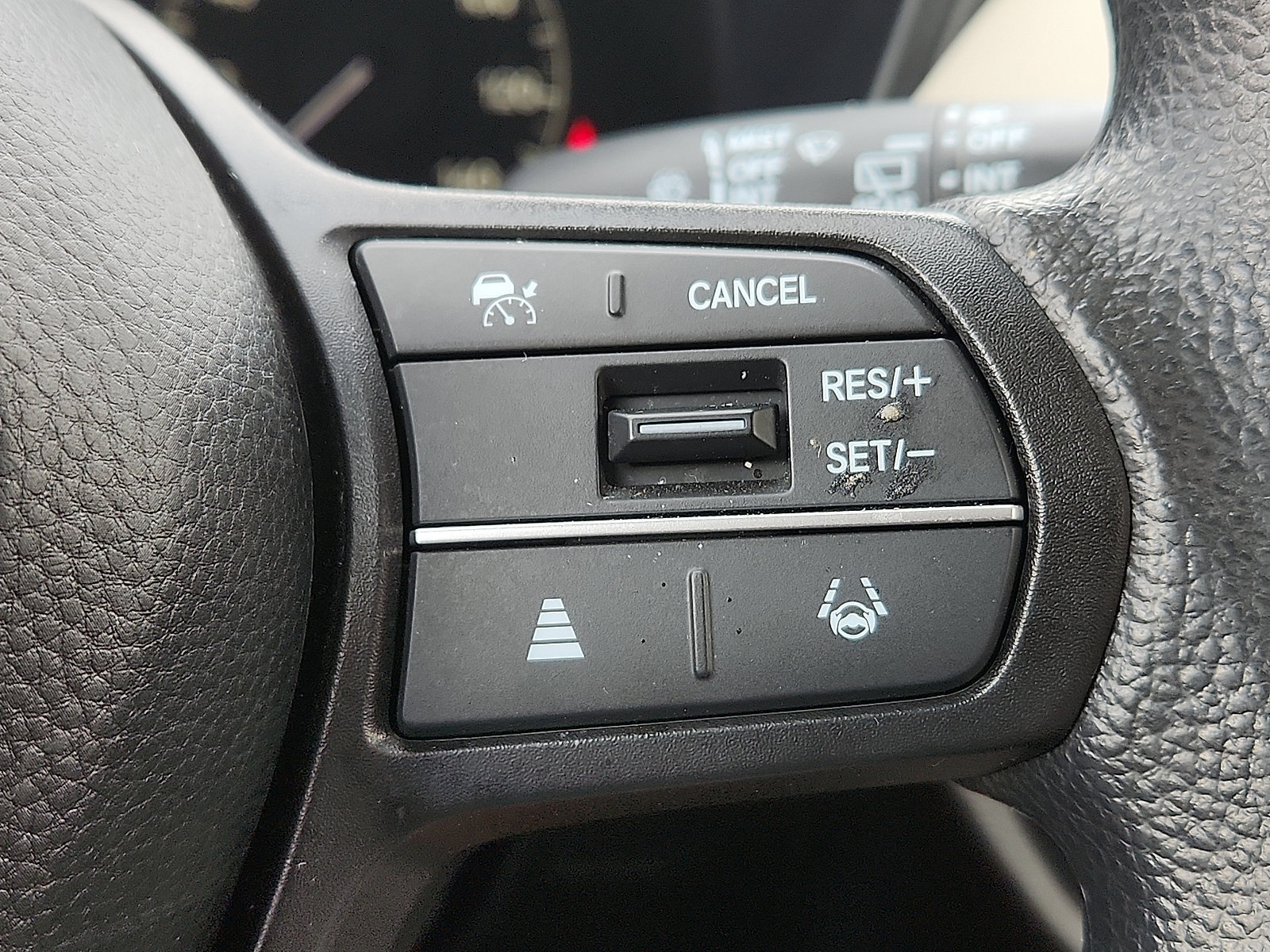Used 2024 Honda HR-V LX image 17