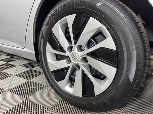 Used 2024 Nissan Altima 2.5 S FWD image 15