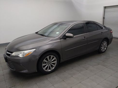 Used 2017 Toyota Camry XLE FWD image 2