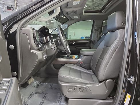Used 2023 GMC Sierra 1500 SLT w/ SLT Premium Package AWD/4WD image 9