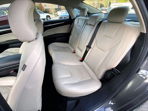 Used 2018 Ford Fusion Titanium FWD image 20