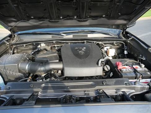 Used 2023 Toyota Tacoma SR5 AWD/4WD image 15