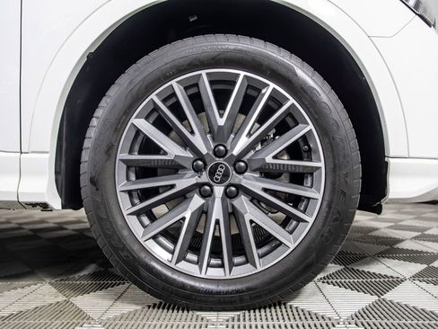 Used 2023 Audi Q3 2.0T Premium w/ Black Optic Package image 40