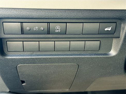 New 2026 Mitsubishi Outlander SE image 10